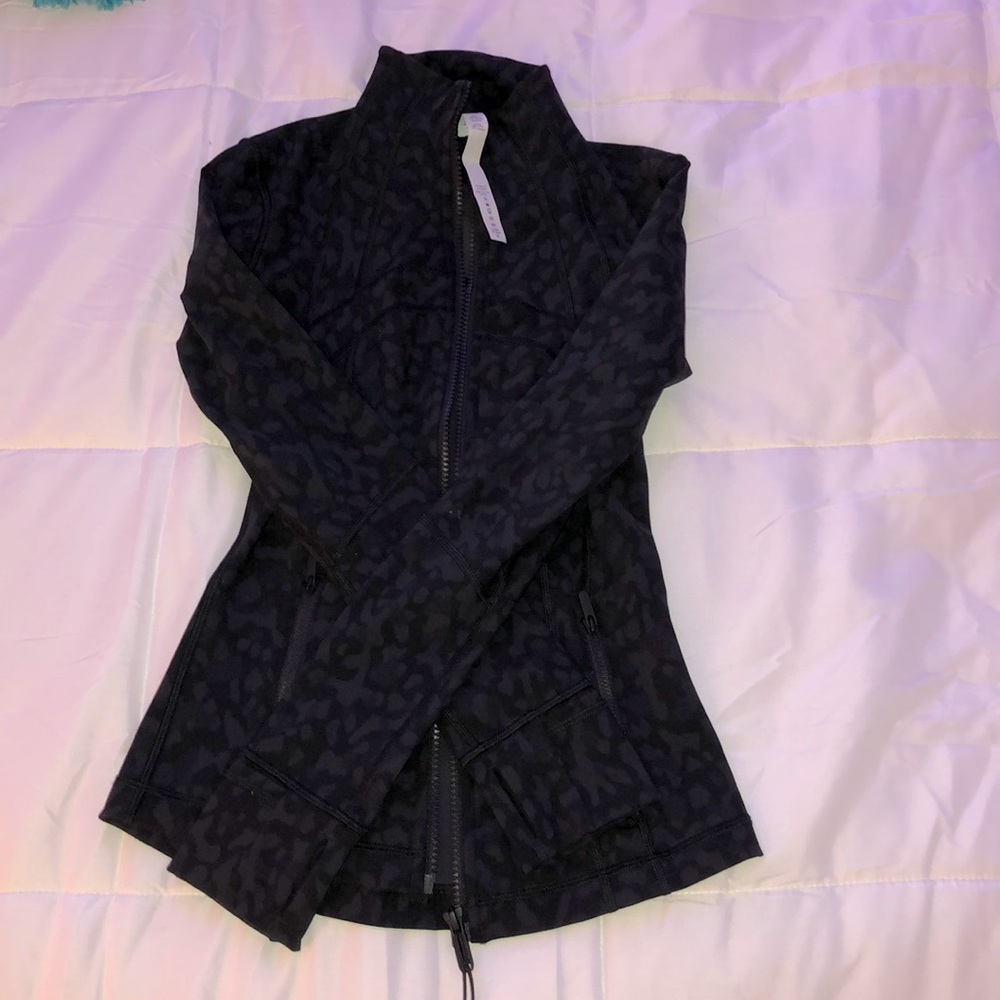 Lululemon define tank in grey coal𓆉